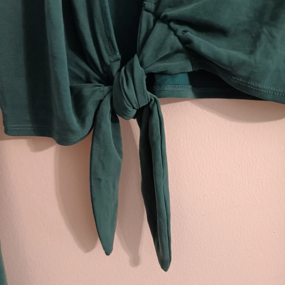 Urban Outfitter Woman Size Small Wrapped Cropped Green Top Flared Long Sleeve - Picture 3 of 10
